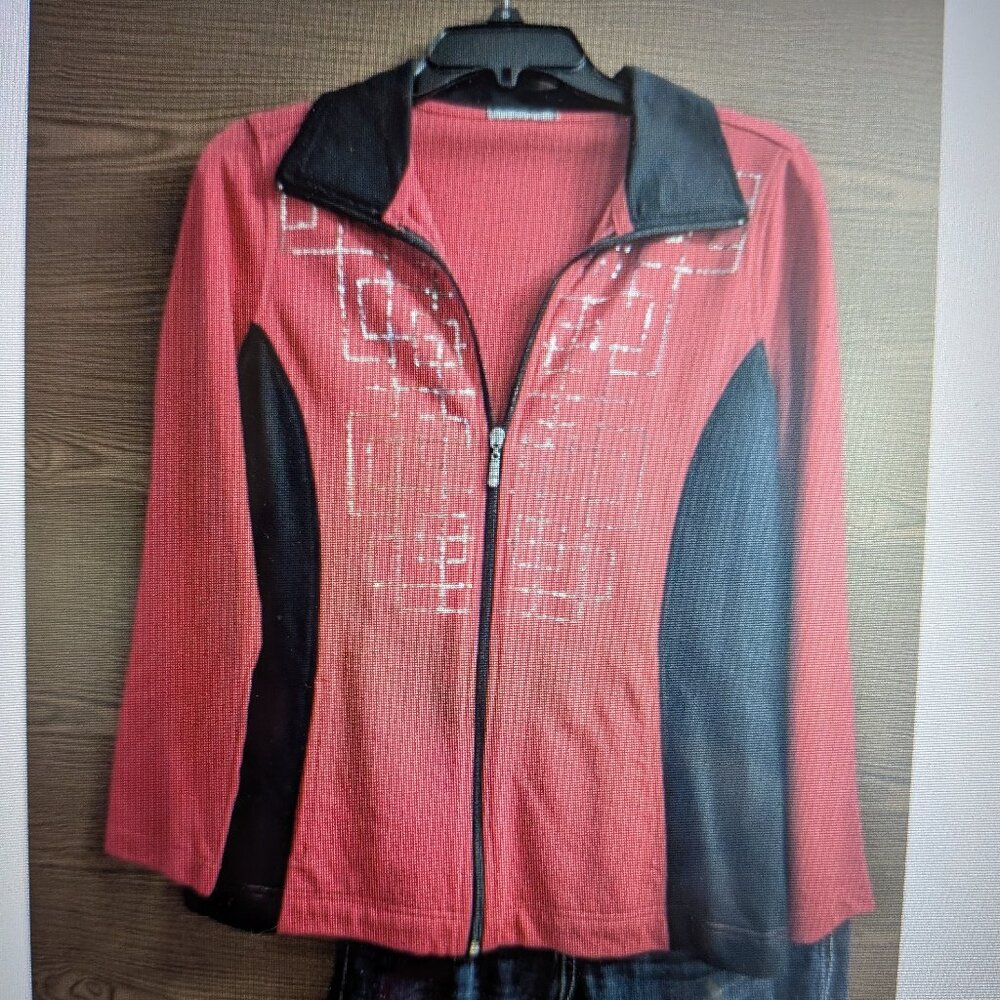 SIZE M THREEHEARTS Women's Red Zip Up Sweatshirt INVPV51